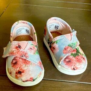Tiny Toms Pink Floral Print Baby Toddler shoes size 4 US